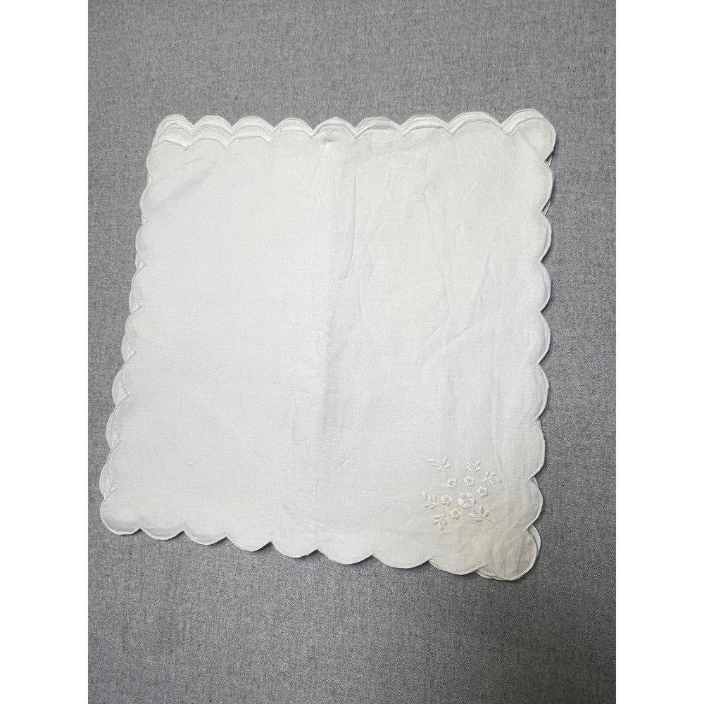 12 Napkins Scalloped Floral Embroidery 17x17 White Vintage Linens